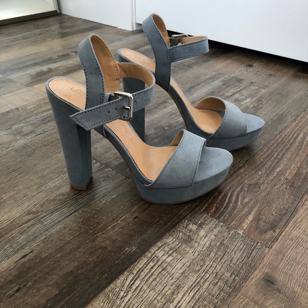LC Lauren Conrad Bow High Heel Sandals